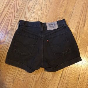 ✔️SOLD✔️Vintage brown high-waisted Levi’s shorts